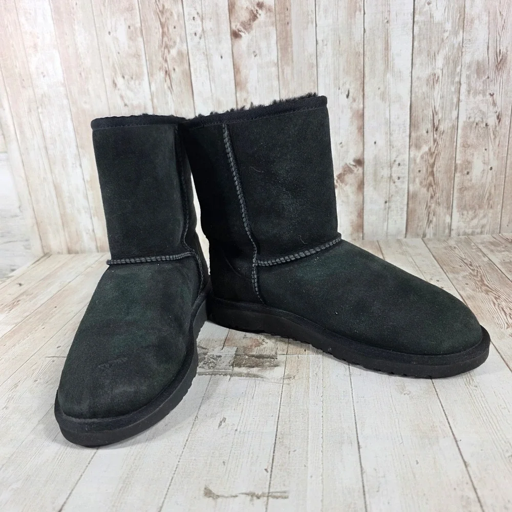 UGG Australia Women's Black Suede Sheepskin‎ Lined Boots Size 5